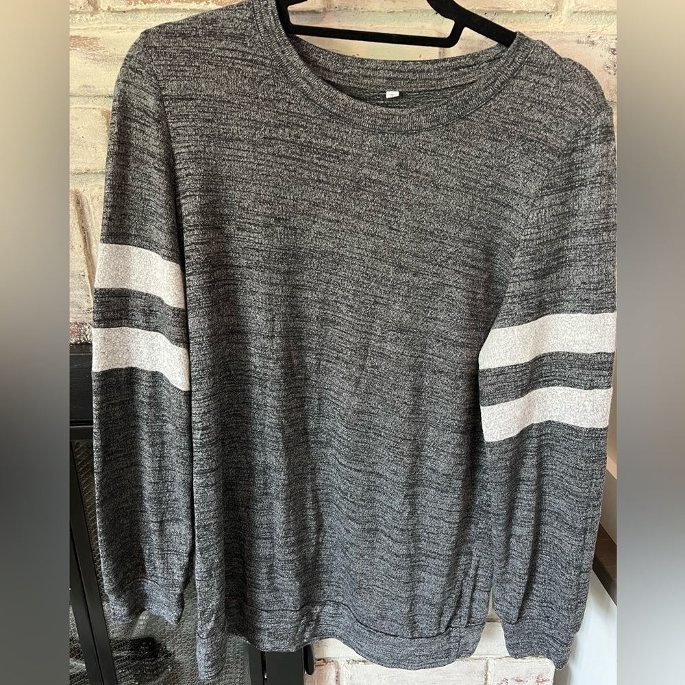 *3 for $35* Women’s Long sleeve top- grey